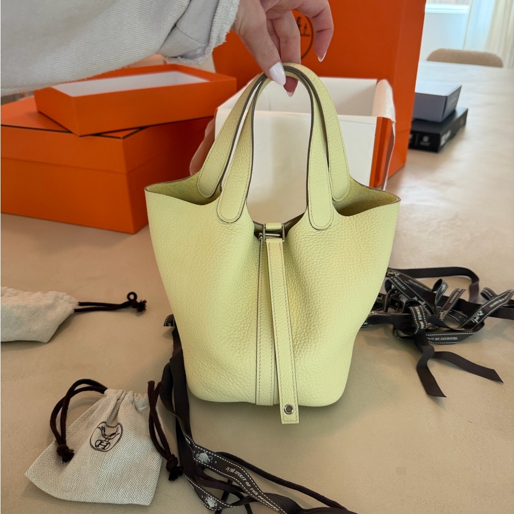 AUTHENTIC Hermes Picotin 18, Jaune Milton